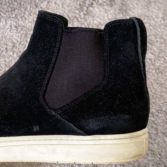 Vince Newlyn Slip On Suede Sneaker Chelsea boots Size 7.5 Black - Picture 10 of 10